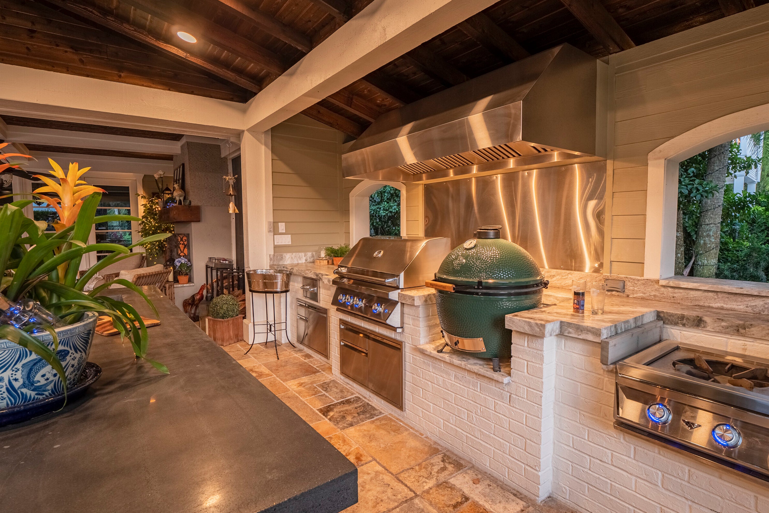 8 Benefits of an Outdoor Kitchen
