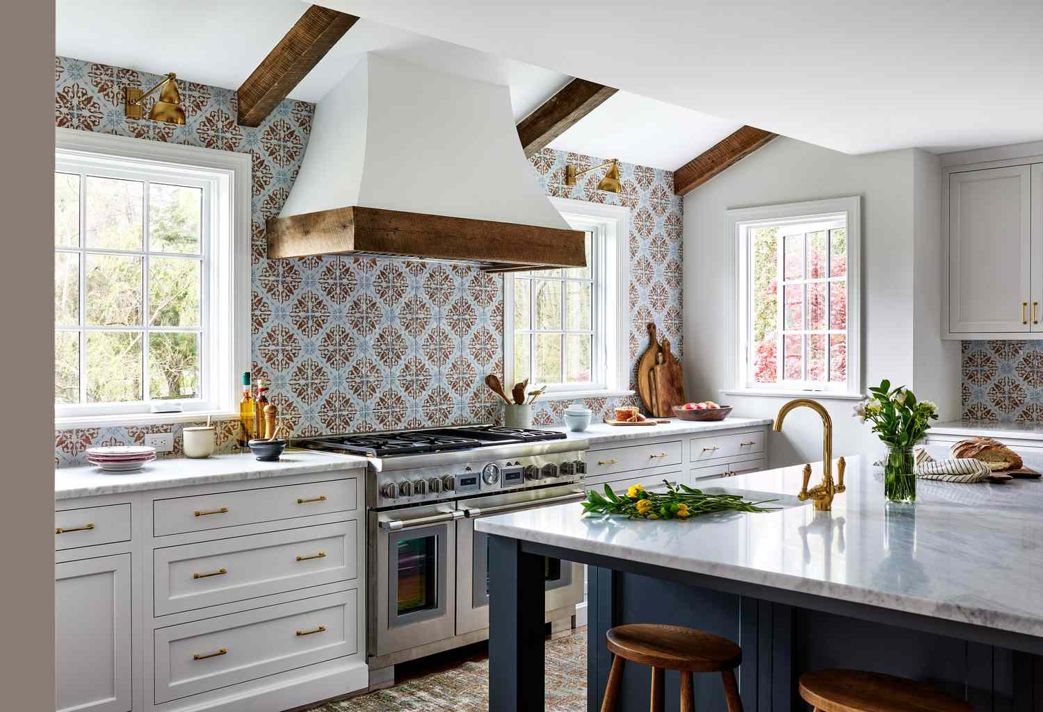 The Perfect Range Hood Will Transform Your Kitchen Decor