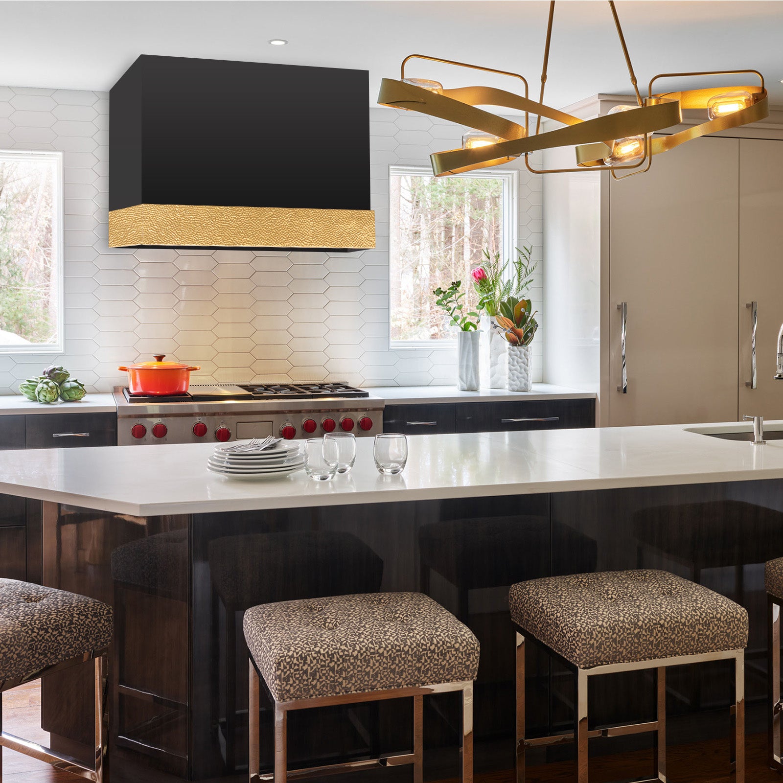 black-kitchen-range-hood