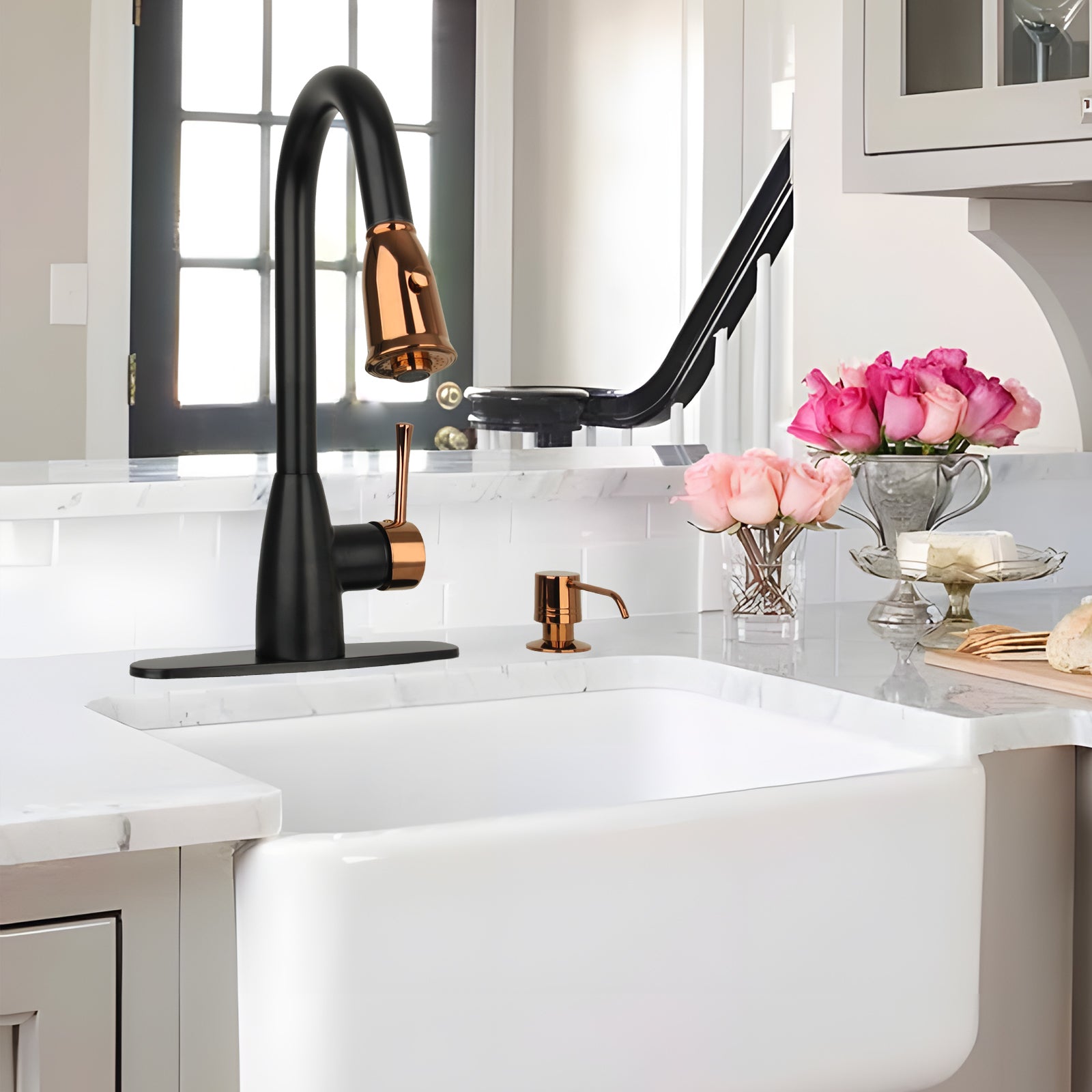 Two-Tone Matte Black & Rose Gold Pull Out Kitchen Faucet with Deck Plate, Single Level Solid Brass Kitchen Sink Faucets with Pull Down Sprayer - AK455BLRG